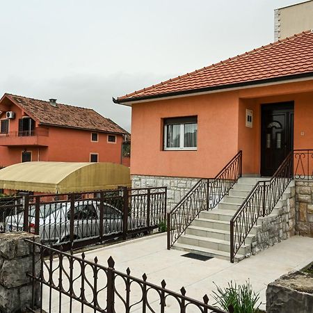 Porto Azzurro Apartments Tivat Exterior photo