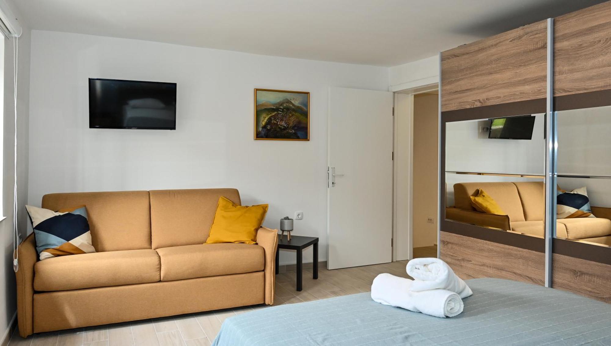 Porto Azzurro Apartments Tivat Exterior photo